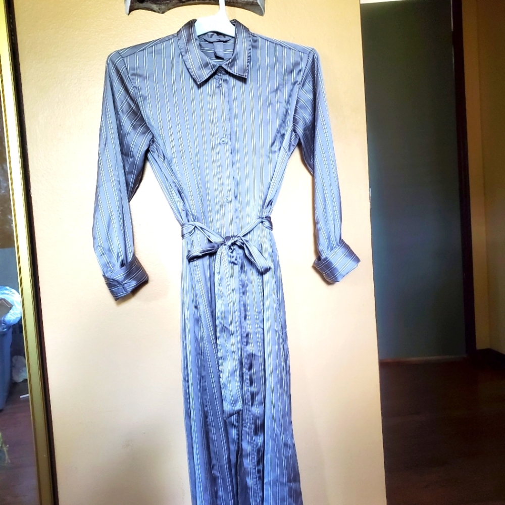 H&M maxi dress size small